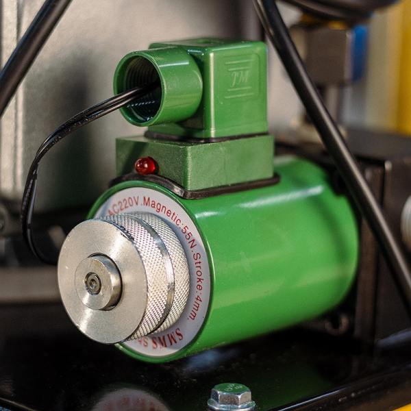 Пресс лабораторный автоматический гидравлический ПАМ-10Т